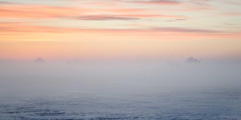 Prezentacja strategii marketingowej dla klienta B2B w sali konferencyjnej